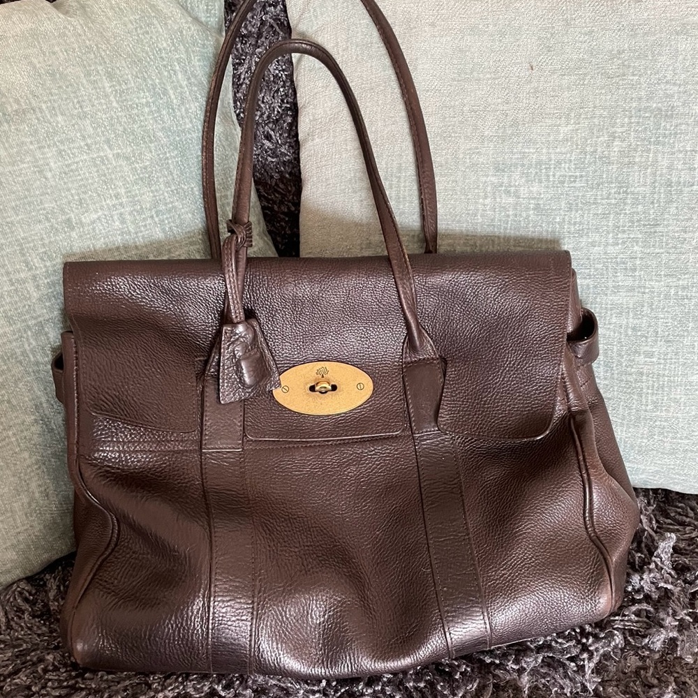 Mulberry Bayswater pebbled leather satchel.